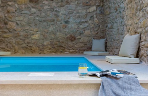 Plaka Apartment | Incomparable Plaka's Luxury Apt Private Pool