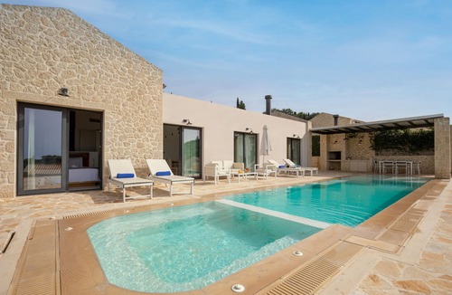 Kavvadades Villa | Indulge in Opulence at Lithari Enac—Luxury Villa with Private Pool