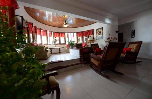 El Batey Hotel | Inexpensive room in central Sosua