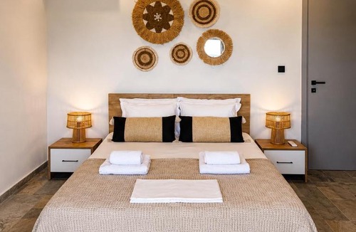 Haniotis House | Infinity Horizon Villa