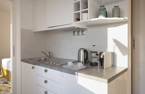 Pangrati Apartment | Ippodamou 25- Acropolis view renovated apartment