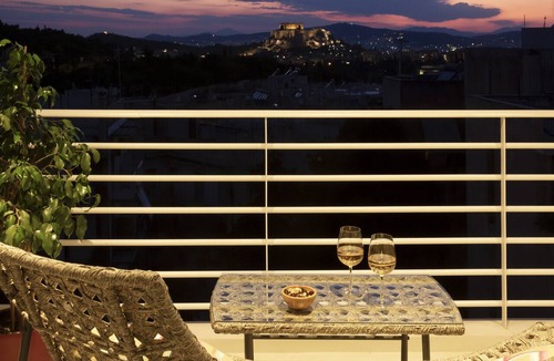 Pangrati Apartment | Ippodamou 25- Acropolis view renovated apartment