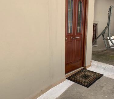Ithomi House | Iras House