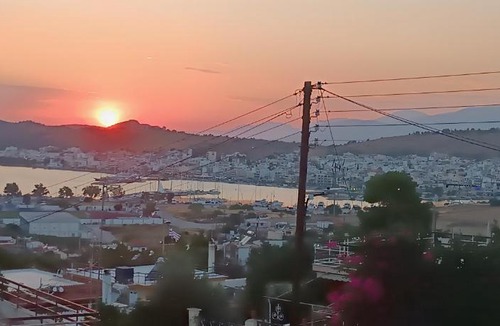 Salamis House | Irida Suite