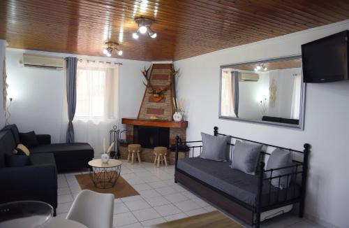 Agii Theodori House | Iris view home