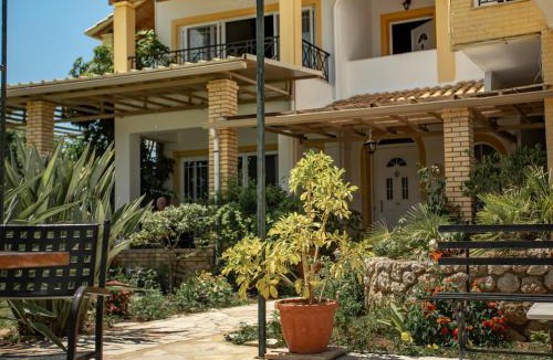 Ag. Georgios Apartment | Iron House