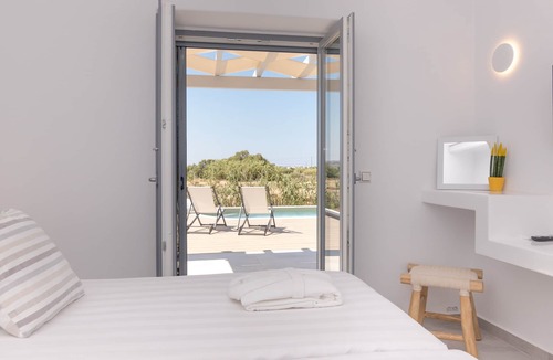 Naxos Town Villa | Isalos Villas Naxos