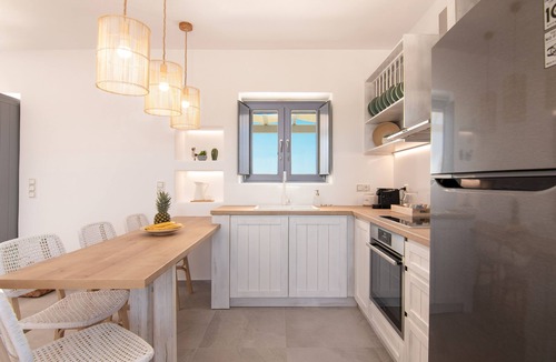 Naxos Town Villa | Isalos Villas with private pool