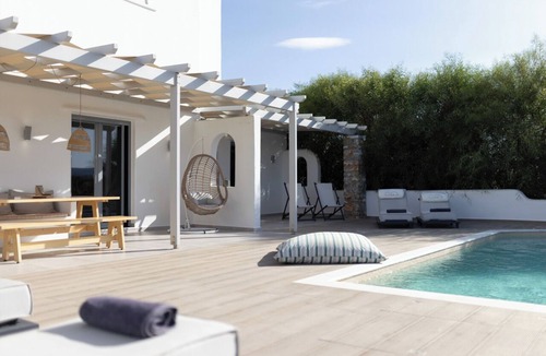 Naxos Town Villa | Isalos Villas with private pool