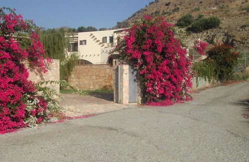 Agia Galini Villa | ISLAND VILLA sleeps 10 people