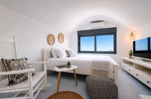 Firostefani Apartment | Jaccuzzi Romantic Suite in Firostefani,sea view!