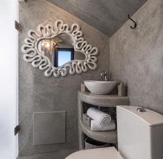 Firostefani Apartment | Jaccuzzi Romantic Suite in Firostefani,sea view!