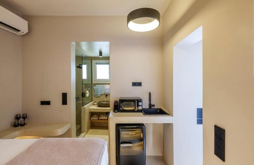 Mykonos Town Hotel | Jacuzzi Suite by Divalproperties-Mykonos