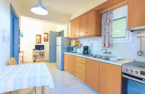 Katavolos Apartment | Jasmin Kaminaki: Little apartment next to the beach! 1 bedroom, bathroom, kitchen, garden