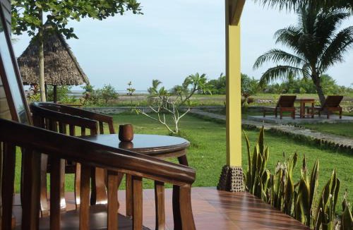 Katukaras Bed & Breakfast | Java Lagoon