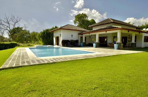 Guayacanes Villa | JuanDolio-Guavaberry+Cozy+3BRD-6BDS-12PAX-WiFi-BBQ-Pool