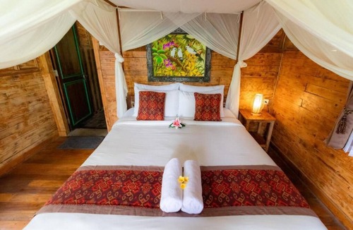 Melayang House | Jungle Breeze Hideout