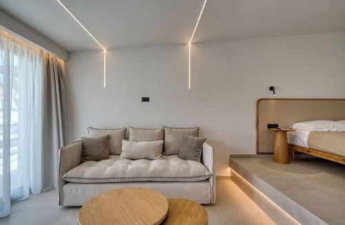 Nafplion City Centre Apartment | Junior Studio Suite with Pool View