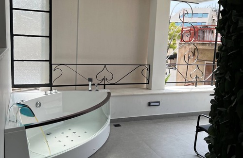 Makrigianni House | Junior Suite 2 with Veranda Jacuzzi