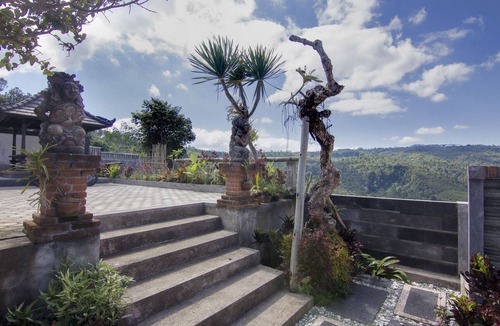 Gobleg House | Junior Suite w/Garden View in Munduk