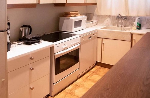Ayioi Asomatoi House | Kabara Garden Oasis in Aegina BBQ Priv Parking