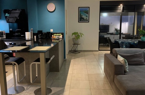 Papeete Apartment | Kaili Ocean view Luxury 2BR AC throughout Fiber Wifi & Pool close City & Airport