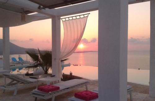 Kithira House | Kaladi Rock