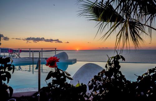 Kithira House | Kaladi Rock