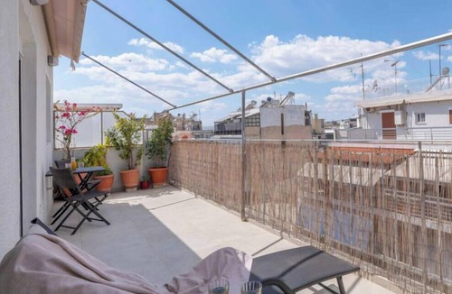 Kinosargous Apartment | Kalypso Acropolis View Rooftop | 6 min to Metro