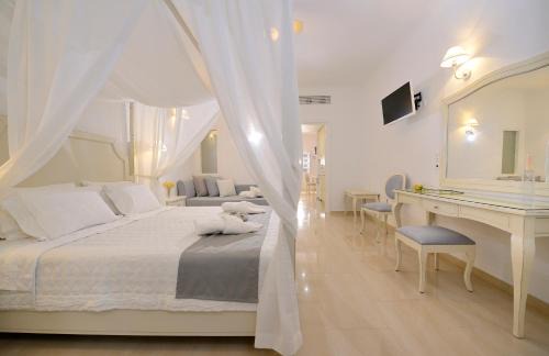 Platis Gialos Hotel | Kamari Hotel
