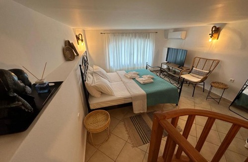 Kamari Apartment | Karma