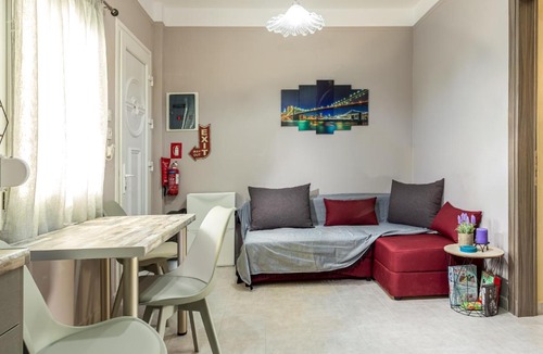 Perea Apartment | Kate's Modern 2 BR Apartment in Perea