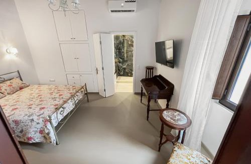 Old Town Naxos Apartment | Katharsis - 15th c Venetian Palace - Naxos Old Town I