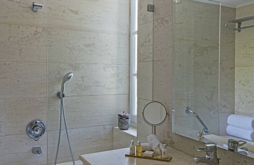 Kifisia Hotel | Kefalari Suites