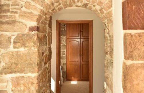 Katarraktis Apartment | Kentos Charming Stone Escape Near Fishing Harbor