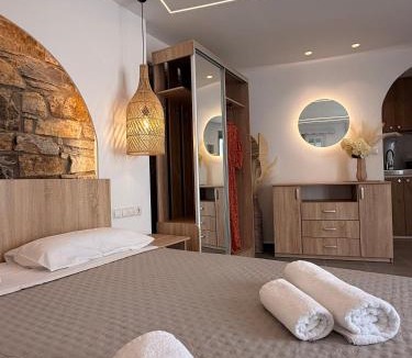 Plaka Hotel | Keti Kapri