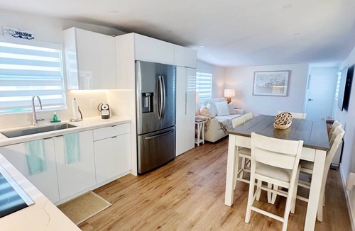 Cross Key Waterways House | Key Largo Waterfront Vacation Rental. 45’ Dock . 28 Day Minimum Stay.