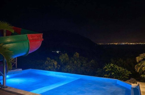 Teavaro Resort | Kia Ora House Villa - Infinity Pool and Stunning Views of the Lagoon