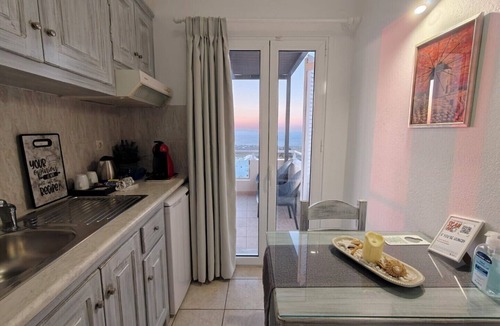 Finikia Hotel | Kiklamino Sunset Suites