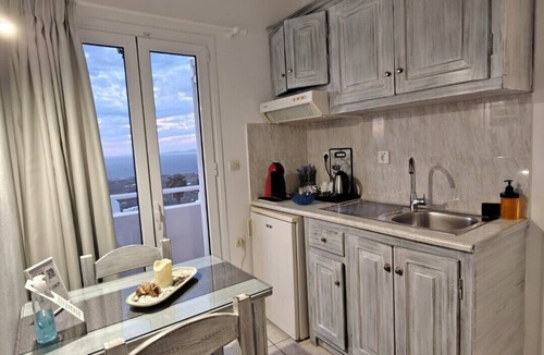 Finikia Hotel | Kiklamino Sunset Suites