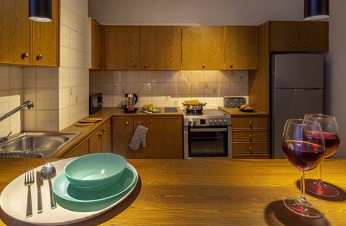 Glyfada Apartment | Kleio - Spacious Apartment in Glyfada
