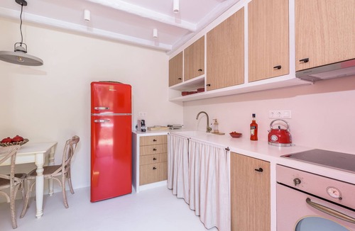 Tripiti House | KLIMA BAY Beachfront Boutique Houses (Red)