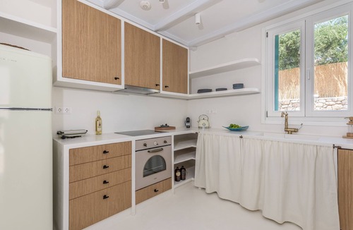 Tripiti House | KLIMA BAY Beachfront Boutique Houses (Turquoise)
