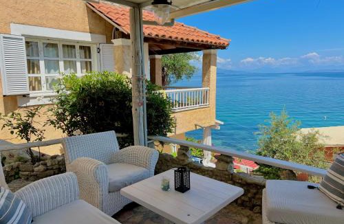 Agia Pelagia Chlomou House | Kohyli Beachfront House