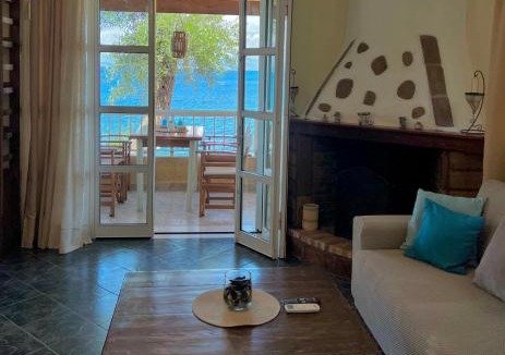 Agia Pelagia Chlomou House | Kohyli Beachfront House