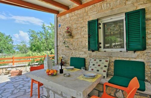 Agni Apartment | Korinas Cottage: Stone cottage close to the beach