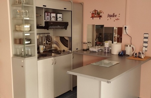 Tingaki House | Kos Dream Beachwalk Apartment with Private Terrace, Balcony, and Wi-Fi
