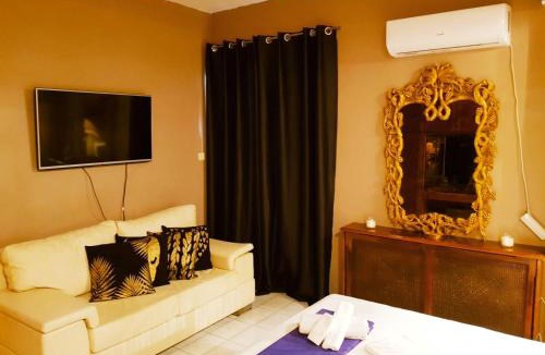 Peiraiki Apartment | Kouro's private room!