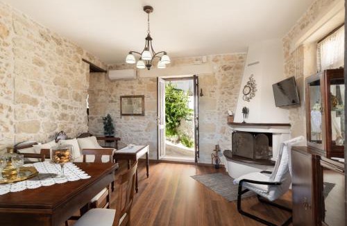 Krouson House | Krouson Mansion