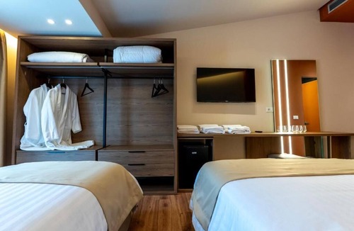Leskovik Hotel | Kulm Vitalonga